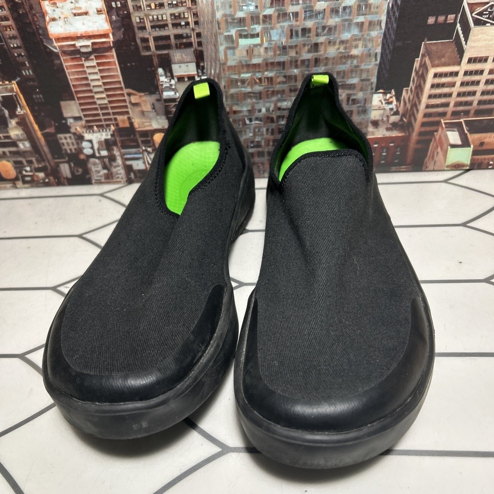 Oofos OOmg eeZee Low Recovery womens black slip on shoes size 10